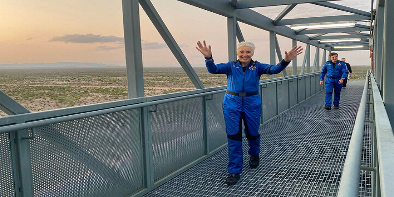 والي فانك هي أكبر امرأة ذهبت إلى الفضاء على الإطلاق